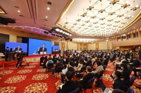 李克強：今年政府支出更多向民生領(lǐng)域傾斜，特別是義務(wù)教育和基本醫(yī)療